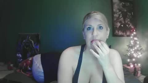 sexystripper69 online show from 12-17-24, 06:13