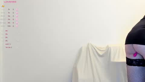 Snapshot of sexythongslut chatting on 10-17-25, 05:26 Sexythongslut online show from 10-17-25, 05:26