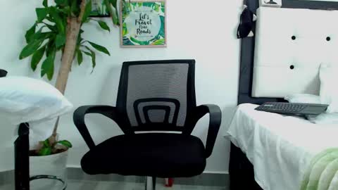 Snapshot of sexytommy_ chatting on 02-12-26, 06:25 sexytommy_ online show from 02-12-26, 06:25