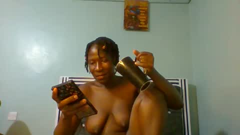 Snapshot of sexyvivy chatting on 01-17-25, 05:32 VIVIAN online show from 01-17-25, 05:32