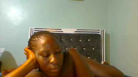 Snapshot of sexyvivy chatting on 01-24-25, 09:06 VIVIAN online show from 01-24-25, 09:06