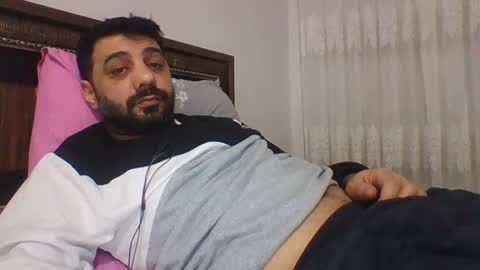 Snapshot of sexyyy_mannn chatting on 12-14-24, 06:41 sexyyy_mannn online show from 12-14-24, 06:41