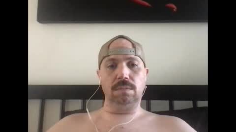 Snapshot of sfgiants1982 chatting on 09-22-25, 06:21 sfgiants1982 online show from 09-22-25, 06:21