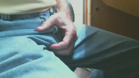 Snapshot of sflgentlman chatting on 05-21-26, 09:00 Bruce online show from 05-21-26, 09:00