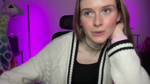 Snapshot of shadebabe chatting on 01-20-25, 08:30 shadebabe online show from 01-20-25, 08:30