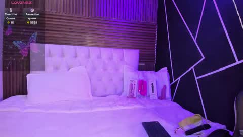 Liz online show from 04-18-26, 09:04