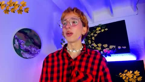 Snapshot of shadow_claw chatting on 11-18-25, 07:29 shadow claw online show from 11-18-25, 07:29