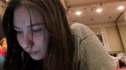 Snapshot of shadow_raffi chatting on 11-25-25, 12:21 shadow_raffi online show from 11-25-25, 12:21