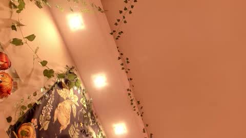 Snapshot of shadow_raffi chatting on 12-14-25, 04:34 shadow_raffi online show from 12-14-25, 04:34