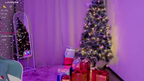 Lisa3 online show from 12-17-25, 12:55