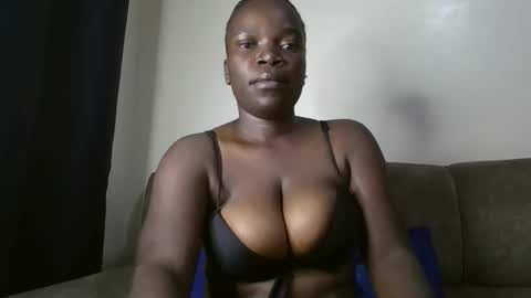 Snapshot of shadowsweet34 chatting on 02-28-26, 12:33 val online show from 02-28-26, 12:33