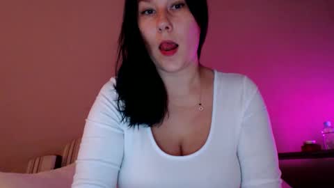 Mila online show from 10-05-25, 06:12