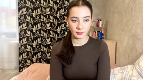 Lara online show from 12-14-25, 07:36