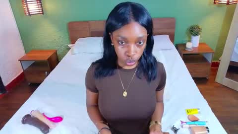 Catalina online show from 12-20-25, 06:37