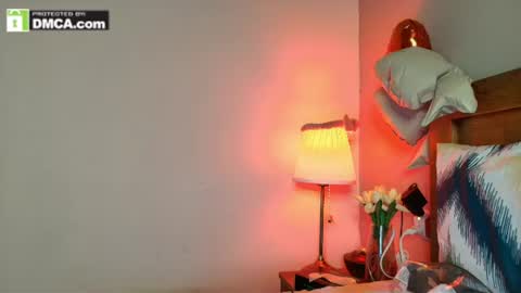 Snapshot of shanayakapoor chatting on 07-25-26, 02:14 Shanaya Kappor online show from 07-25-26, 02:14