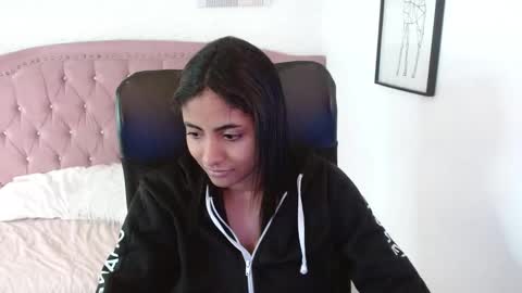 shanelle online show from 11-08-25, 03:23