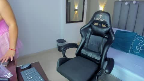 Shanel online show from 04-09-26, 12:32