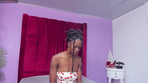 shanelle7 online show from 12-17-25, 03:07