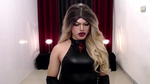 Snapshot of shanex01 chatting on 12-08-24, 03:24 Shane X online show from 12-08-24, 03:24