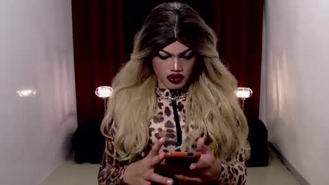 Snapshot of shanex01 chatting on 12-12-24, 04:32 Shane X online show from 12-12-24, 04:32