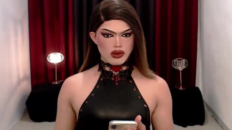 Snapshot of shanex01 chatting on 02-04-25, 10:21 Shane X online show from 02-04-25, 10:21