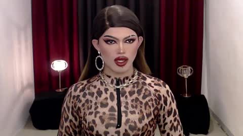 Snapshot of shanex01 chatting on 02-09-25, 08:11 Shane X online show from 02-09-25, 08:11