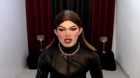 Snapshot of shanex01 chatting on 03-08-25, 01:14 Shane X online show from 03-08-25, 01:14