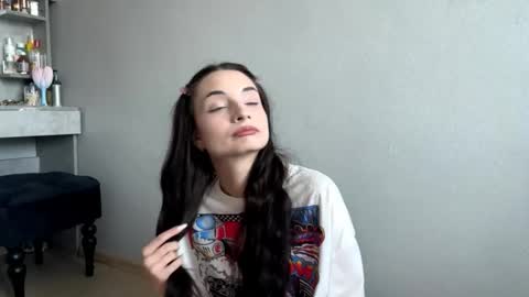 Emily online show from 11-12-25, 04:13