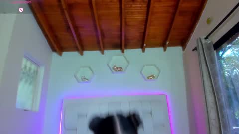 Shana online show from 09-15-25, 02:17