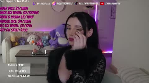 Snapshot of shannonblooms chatting on 02-08-26, 08:23 Shanmais online show from 02-08-26, 08:23