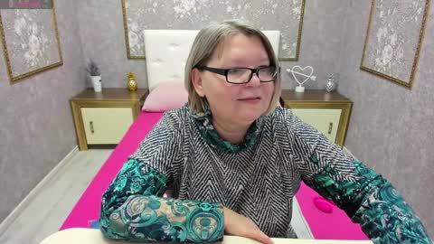 Snapshot of shannonshine chatting on 01-21-25, 05:16 Shannon online show from 01-21-25, 05:16