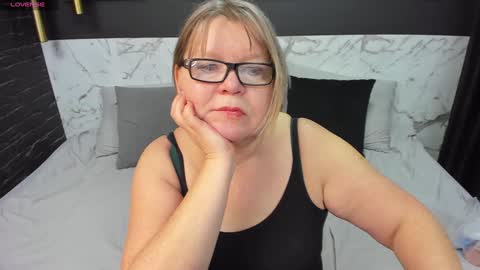 Snapshot of shannonshine chatting on 01-30-25, 05:30 Shannon online show from 01-30-25, 05:30