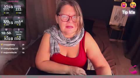 Snapshot of shannonshine chatting on 09-19-25, 06:08 Shannon online show from 09-19-25, 06:08