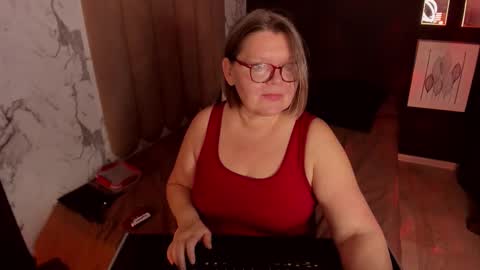 Snapshot of shannonshine chatting on 10-11-25, 07:34 Shannon online show from 10-11-25, 07:34