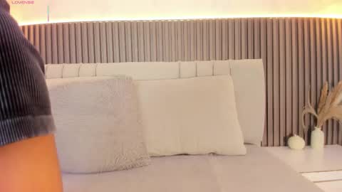 SHANON online show from 11-18-25, 07:07