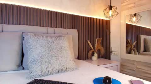 SHANON online show from 12-21-25, 11:06