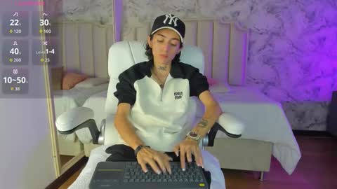 Shantal online show from 11-21-25, 04:55