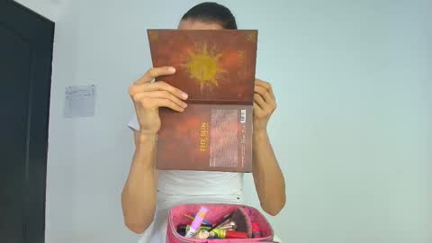 Snapshot of shantala_nastasiia chatting on 10-06-25, 12:35 shantala nastasiia online show from 10-06-25, 12:35