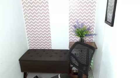 Snapshot of shantalcarson chatting on 05-03-26, 02:56 Dayana online show from 05-03-26, 02:56