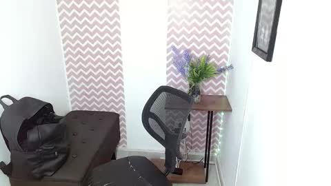 Snapshot of shantalcarson chatting on 05-18-26, 03:18 Dayana online show from 05-18-26, 03:18