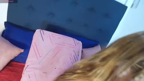 shantallvegga1 online show from 10-03-25, 12:57