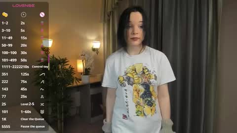 Annie online show from 10-22-25, 01:06