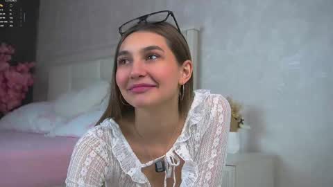 Snapshot of shararubert chatting on 02-08-26, 11:13 Ellysa and Mila online show from 02-08-26, 11:13