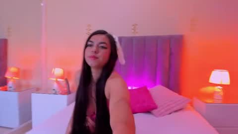 Snapshot of sharick_smile_ chatting on 06-30-26, 04:13 Sharick online show from 06-30-26, 04:13