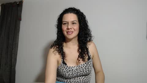 sharickleon11 online show from 01-27-25, 01:05