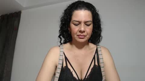 sharickleon11 online show from 11-07-25, 01:05