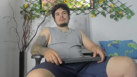 Snapshot of sharkmerlin chatting on 10-20-25, 07:14 jhon deibyd online show from 10-20-25, 07:14