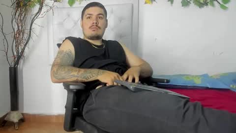 Snapshot of sharkmerlin chatting on 11-14-25, 02:43 jhon deibyd online show from 11-14-25, 02:43