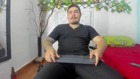 Snapshot of sharkmerlin chatting on 11-23-25, 09:36 jhon deibyd online show from 11-23-25, 09:36