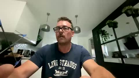 Sharksboy online show from 10-06-25, 06:11